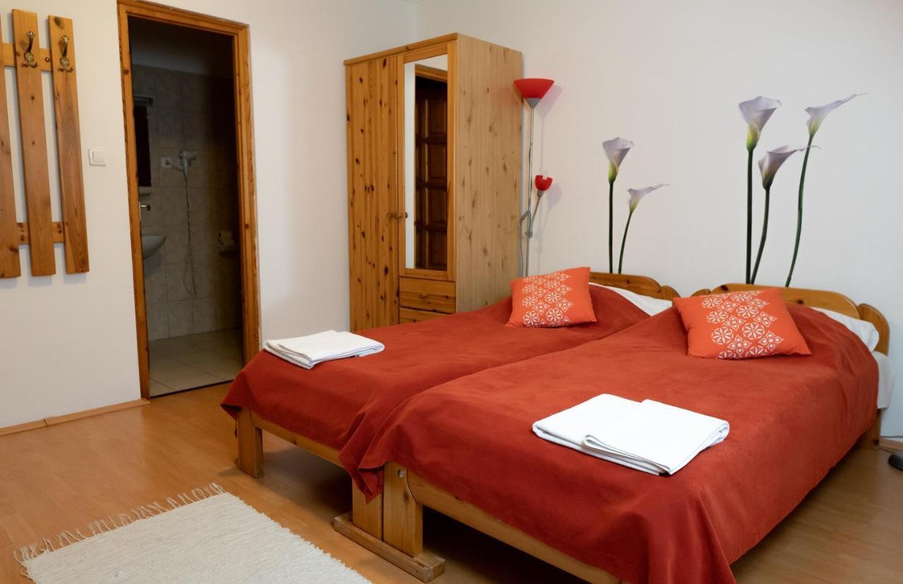 Liszt Apartman Pecs Exterior photo